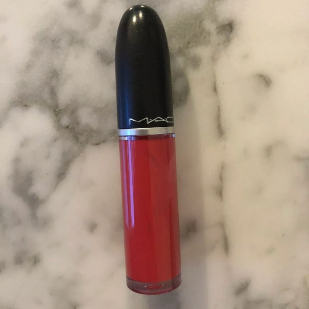MAC Retro matte liquid lipcolour in red jade